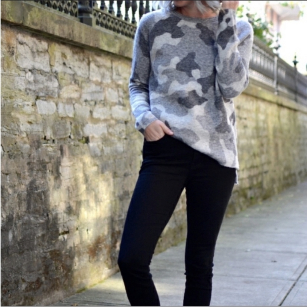 ATHLETA Undercover Camo Alpaca & Wool Blend Sweater Size‎ XS Gray